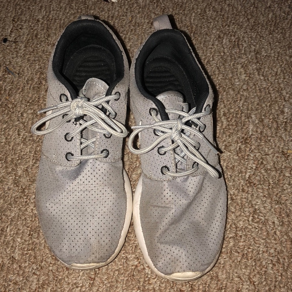 Roshe runs